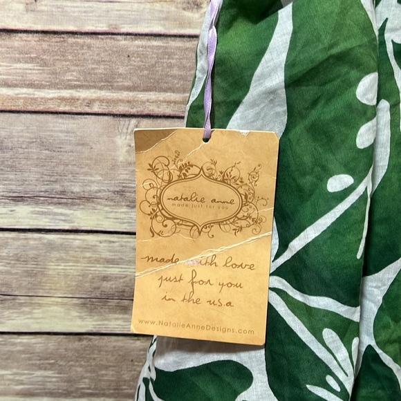 Natalie Anne Tiered Hawaiian Print Dress Size Medium NWT Gauzy Cotton G2 - Picture 8 of 8